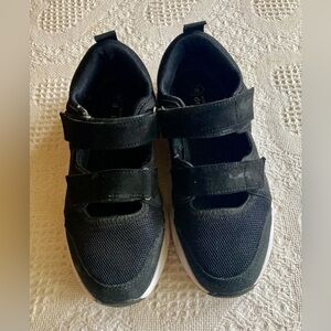 Black Adjustable Velcro Tongueless Breathable Walking Shoes Sneakers Size 8